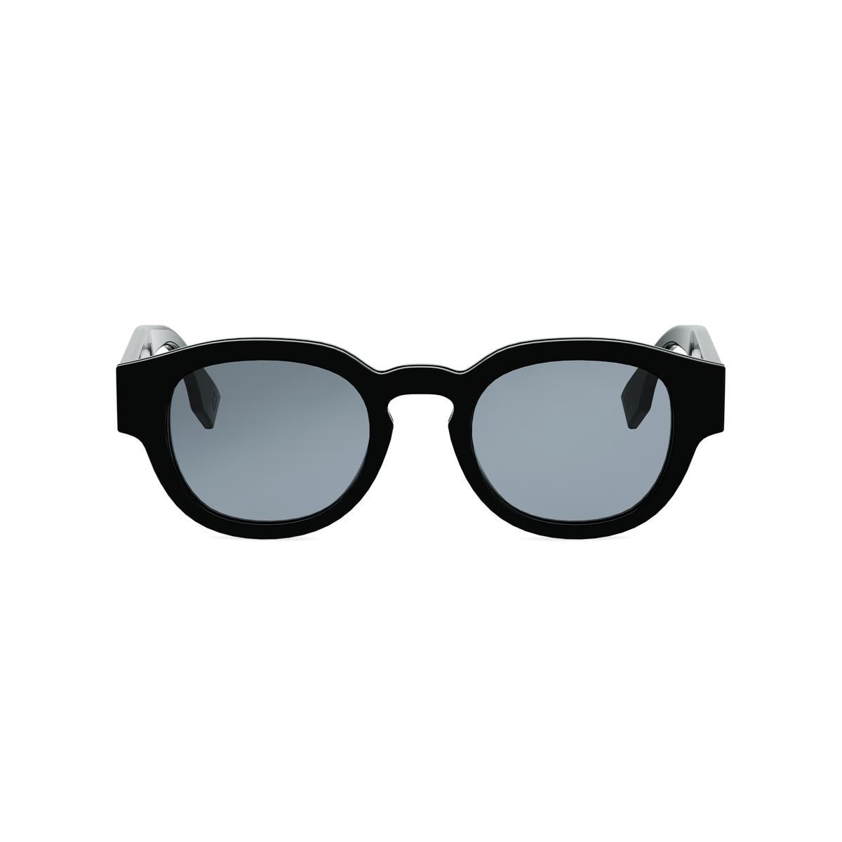 01A - Shiny Black - Smoke