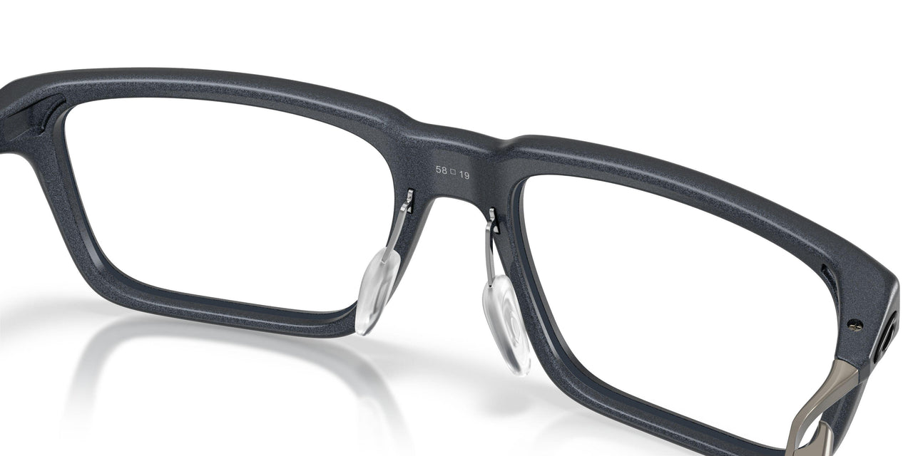 821104 - Black