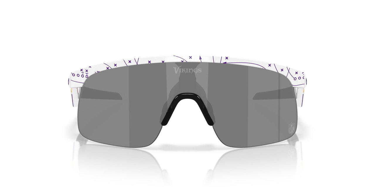 901040 - White - Prizm Black
