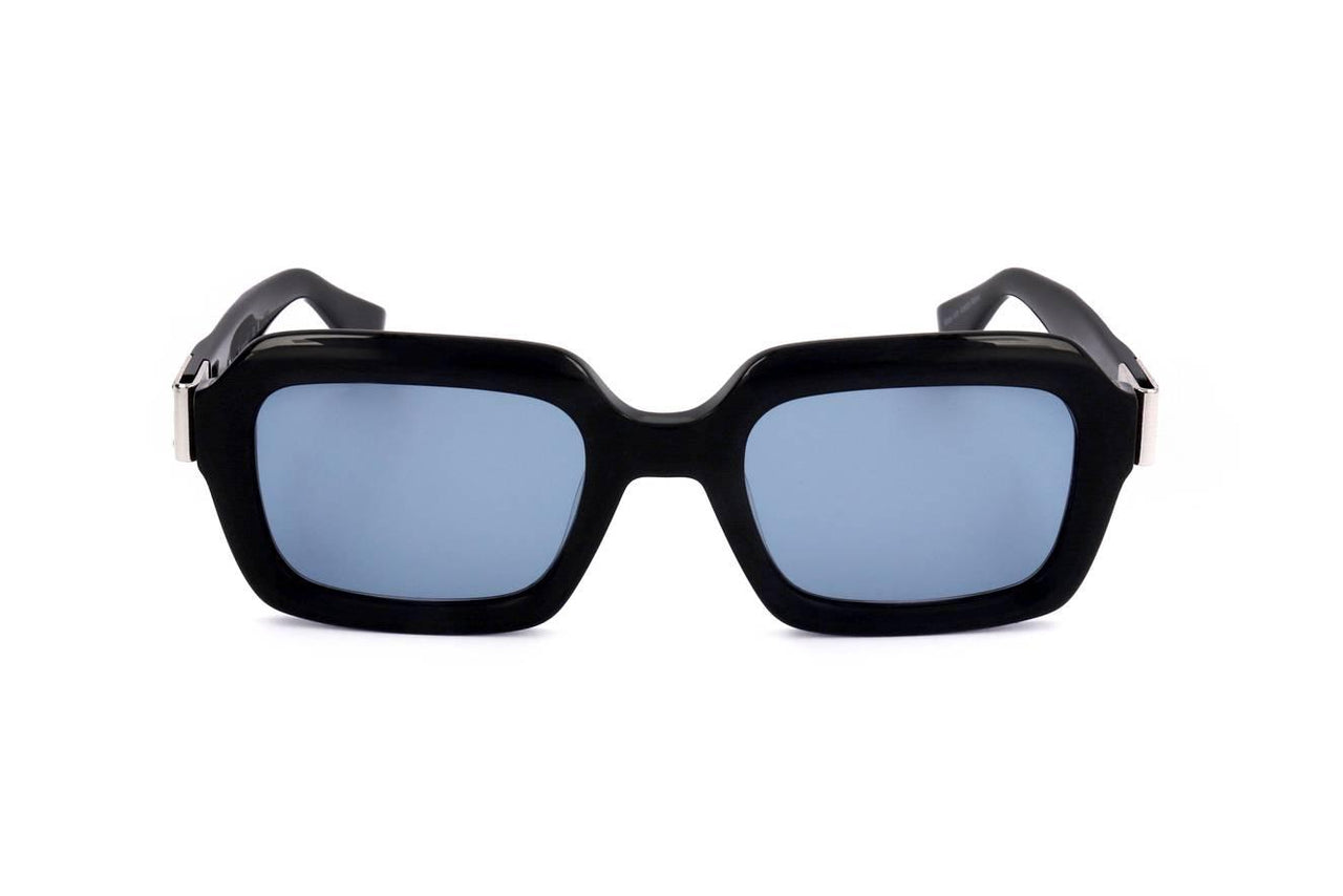 001 - GLOSS BLACK