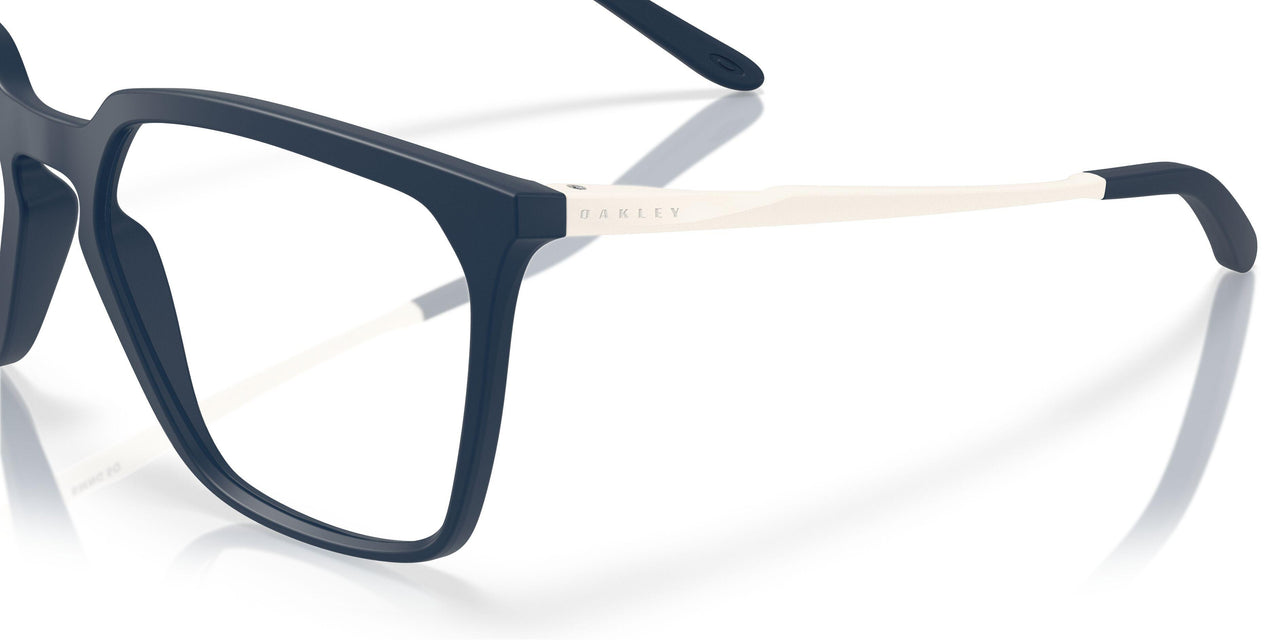 818906 - Blue