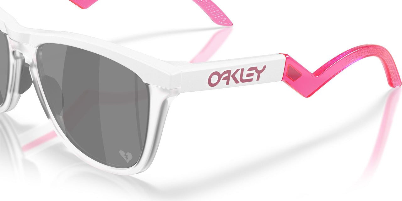 928910 - White - Prizm Black