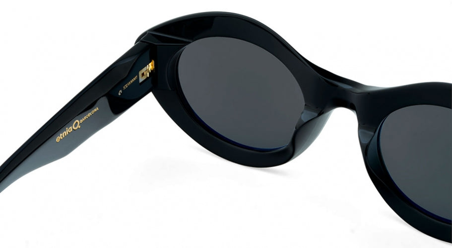 BK - Black