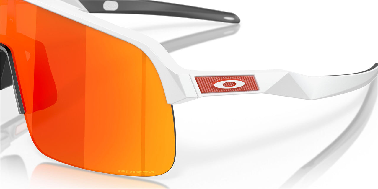 946318 - White - Prizm Ruby