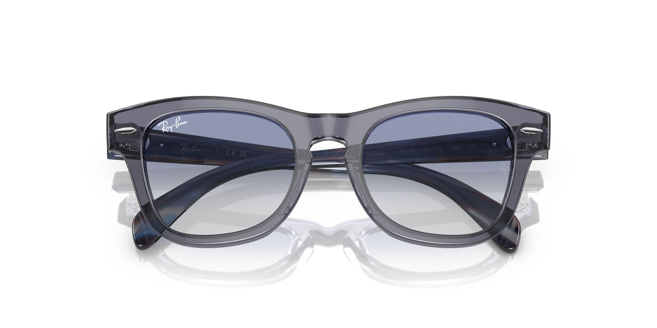 712819 - Blue - Clear Gradient Light Blue