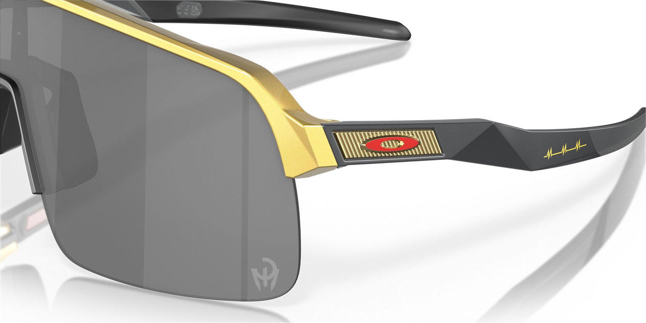 946347 - Gold - Prizm Black