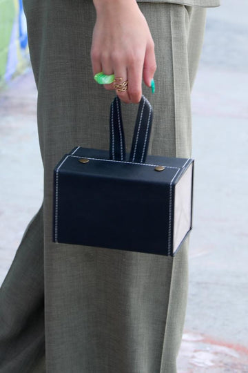 BK4 - Black (Holds 4)
